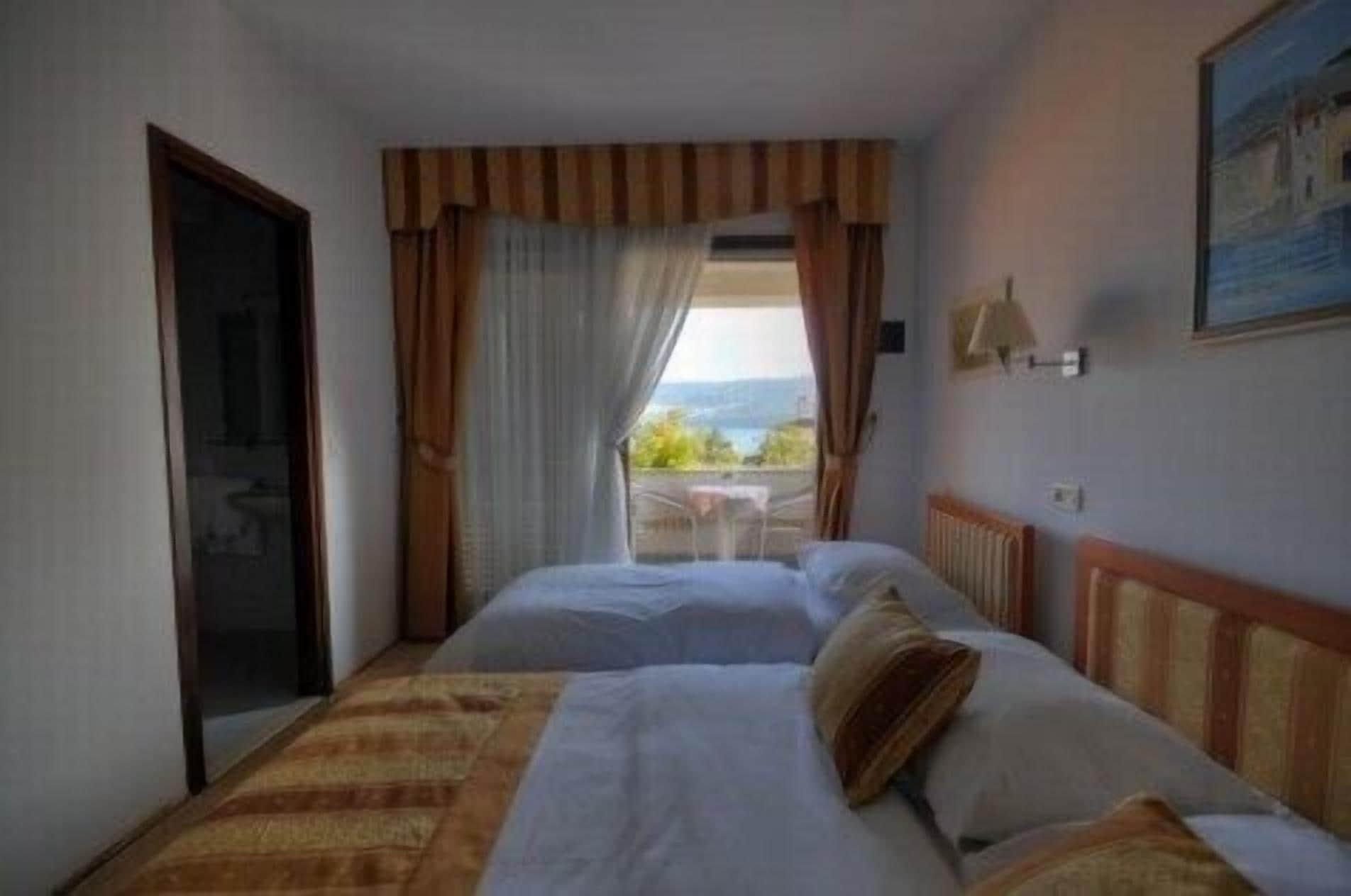 Hotel Trogirski Dvori Extérieur photo